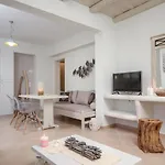 فيلة Naxos Bella Vista
